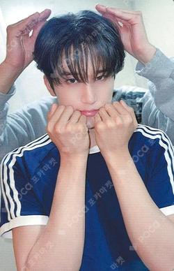 LOST Rising Star JunWoo photocard image