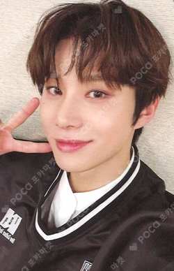 NCT 127 4TH TOUR NEO CITY : SEOUL - THE MOMENTUM PULLOVER JUNGWOO photocard image