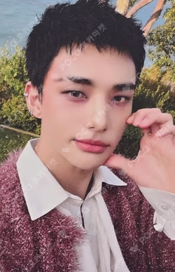 DO IT Blue Dream Media HYUNJIN photocard image