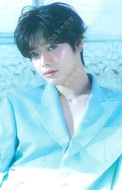 LOST SUNCATCHER Ver. Yuma photocard image