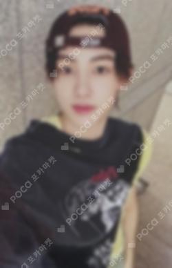 COLOR OUTSIDE THE LINES MUSICART SEONG HYEON photocard image