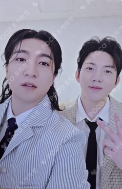 DAY6 3RD WORLD TOUR [FOREVER YOUNG] Blu-ray Unit photocard image