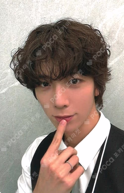 LOVE RACE KTOWN4U HWIYOUNG photocard image