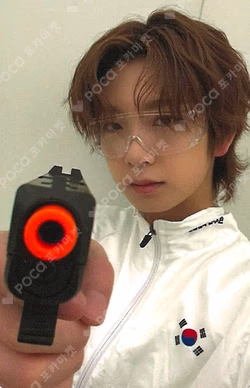 LOUD & PROUD APPLEMUSIC KYRELL photocard image