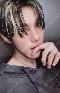 blackout ticket ver. Kyoung Bae Seo photocard image