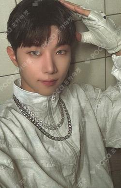 HOUSE OF TRICKY : WRECKING THE HOUSE POCAALBUM HYUNWOO photocard image