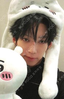 LOUD & PROUD APPLEMUSIC KAMDEN photocard image