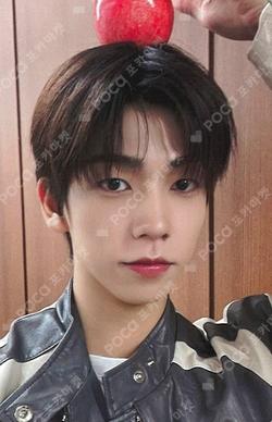 Electric Heart : Born to Glow DEAR MY MUSE HAE MIN photocard image