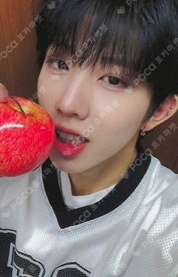 Electric Heart : Born to Glow DEAR MY MUSE YUN GYU photocard image