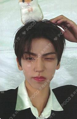 Electric Heart : Born to Glow MAKESTAR HAE MIN photocard image