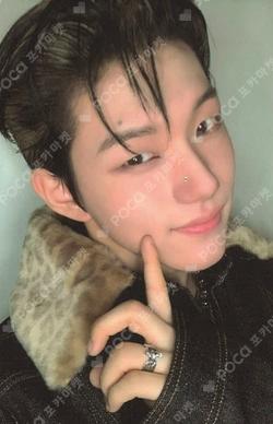 blackout ticket ver. Kyoung Bae Seo photocard image