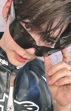 ICONIK TOWER RECORDS SUNG HANBIN photocard image