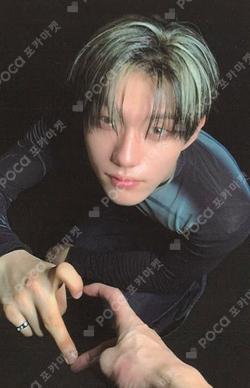 blackout ticket ver. Kyoung Bae Seo photocard image