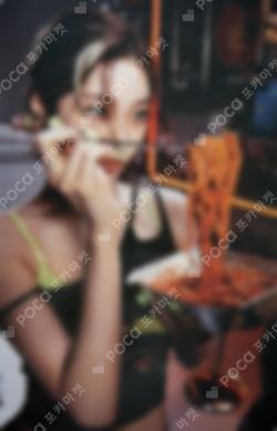 SPAGHETTI COMPACT ver. KTOWN4U SPECIAL STORE SPECIAL GIFT KAZUHA photocard image