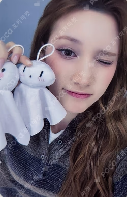 BUBBLE GUM DEAR MY MUSE HUENING BAHIYYIH photocard image