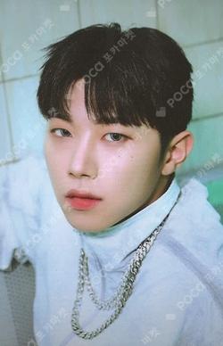 HOUSE OF TRICKY : WRECKING THE HOUSE KEYRING ver. HYUNWOO photocard image