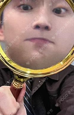 a;effect EVERLINE Q photocard image