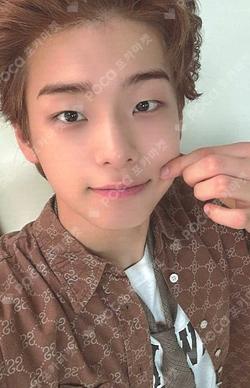 Trophy POCAALBUM ver. Kim Do Gyun photocard image