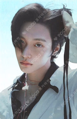 Silence: Inside the Fame POSTCARD + HOLOGRAM PHOTO CARD SET WONBIN photocard image