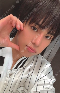 Trophy Classic ver. Hwang Seong Bin photocard image