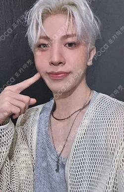 2025-26 TREASURE TOUR [PULSE ON] IN SEOUL EVENT 'THE MORE, THE M3RRI3R' SO JUNG HWAN photocard image