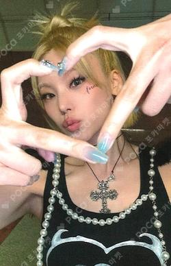 TUNNEL VISION WITHMUU YEJI photocard image