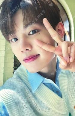 EVNNE JAPAN FANMEETING 2024 EVNNEING-PRESSO Collect Book LEEJEONGHYEON photocard image