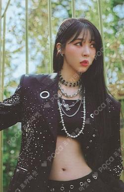 Moon Byul CONCERT TOUR [MUSEUM : village of eternal glow] IN SEOUL RANDOM TRADING CARD Moon Byul photocard image