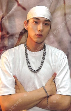 SAD SONG POP-UP STORE CARABINER KEYRING INTAK photocard image