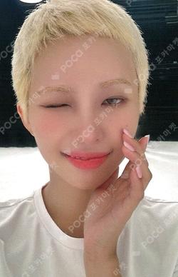 We are [POCAALBUM] Photobook Ver. MAKESTAR SOYEON photocard image