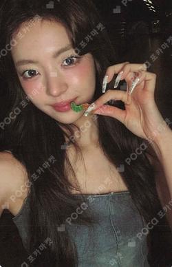 TUNNEL VISION Member Ver. LIA photocard image