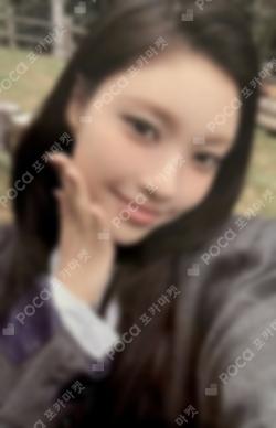 NOT CUTE ANYMORE WEVERSE LUCKY DRAW YUNAH photocard image