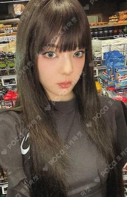 TUNNEL VISION Photo Projection Ver. LIA photocard image