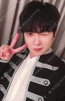 IRISED WHISTLE YECHAN photocard image