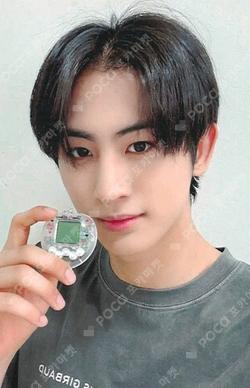 YOUNI-T MAKESTAR HYUNGSEOK photocard image