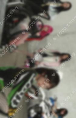 NOT CUTE ANYMORE APPLEMUSIC Unit photocard image