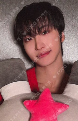 Press, Start! Enter the MIGHTEEZ POP-UP BIG FACE CUSHION SEONGHWA photocard image