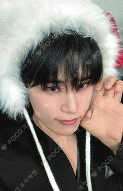 LOST Mubeat JunWoo photocard image