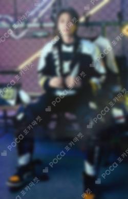 25 SEVENTEEN's HOME PHOTO CARD THE 8 photocard image