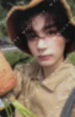 BOYNEXTDOOR 2026 SEASON’S GREETINGS LEEHAN photocard image