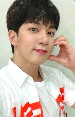 Everlasting EVERLINE YOO HWE SEUNG photocard image