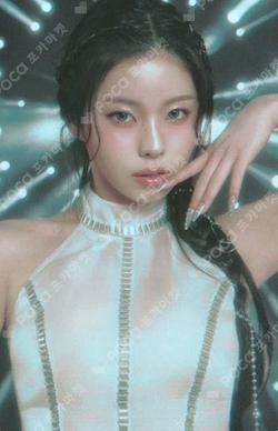 NMIXX POP-UP STORE [EPISODE 1: ZERO FRONTIER] TRADING CARD KYUJIN photocard image