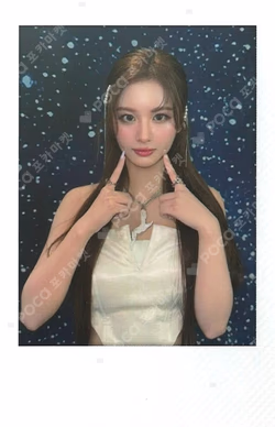 NMIXX POP-UP STORE [EPISODE 1: ZERO FRONTIER] MIXXFFY MAGNETIC CARD WALLET