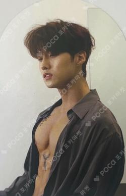 WE:TH UNSEEN ver. YEOONE photocard image