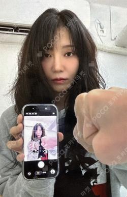 2026 SEASON'S GREETINGS [THE PINK TALE] SOUND WAVE EunJi photocard image