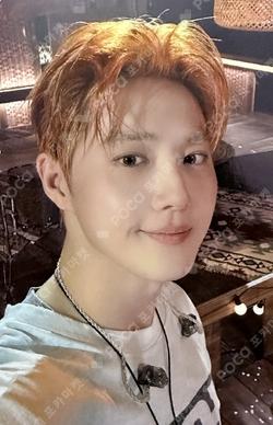 Who Are You APPLEMUSIC LUCKY DRAW SUHO photocard image