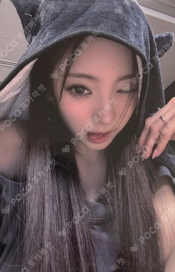 BURNING UP MEOVV BLANKET HOODIE