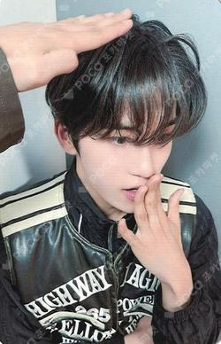 LOST Rising Star JunWoo photocard image