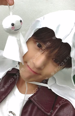 THE X APPLEMUSIC MINHYUK photocard image