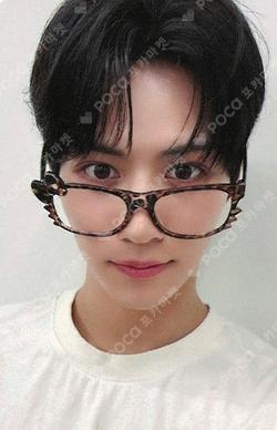 LOST APPLEMUSIC Ian photocard image